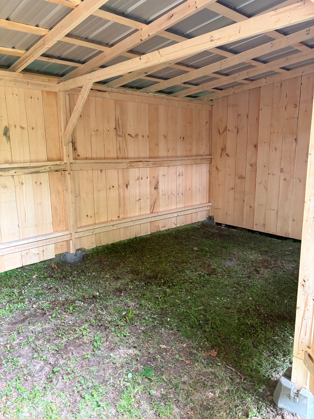 Abris de type cabanon 10x30