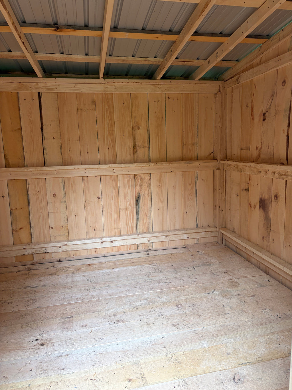 Abris de type cabanon 10x30