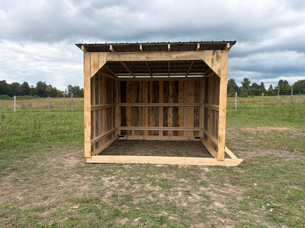 Abris pour chevaux 10x10 sur patin