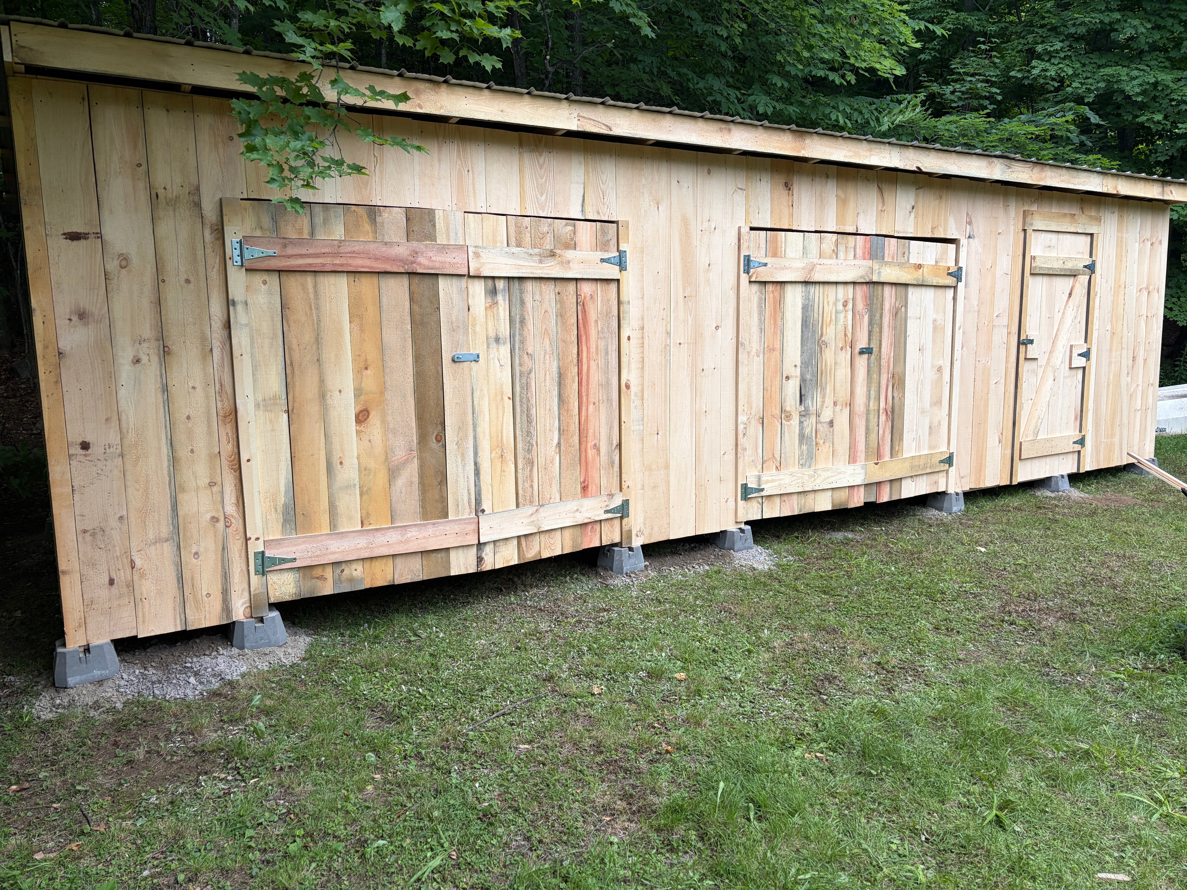 Abris de type cabanon 10x30
