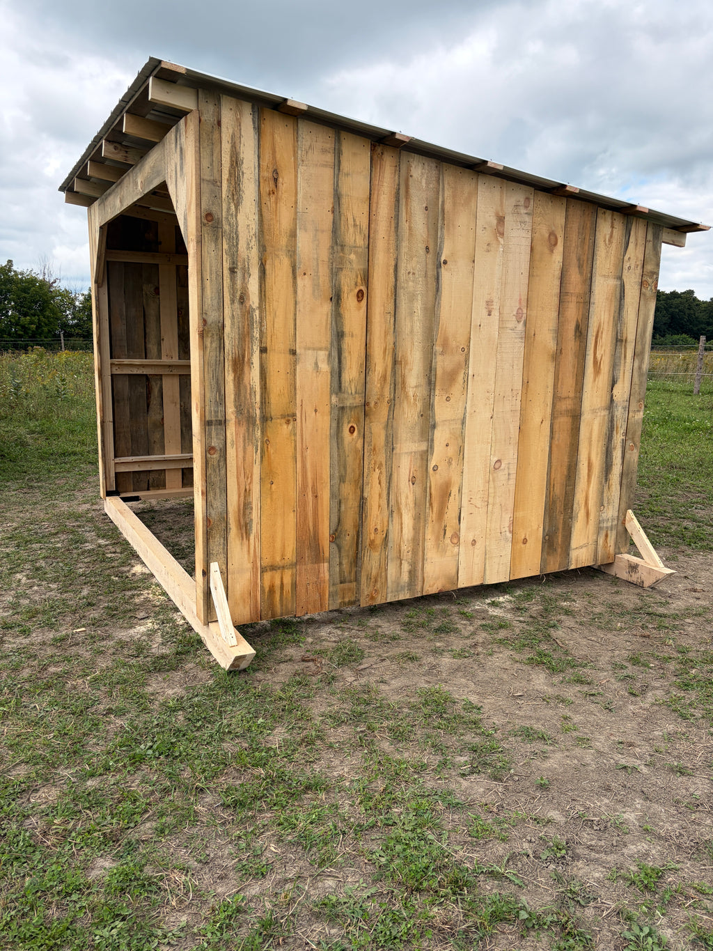 Abris pour chevaux 10x10 sur patin